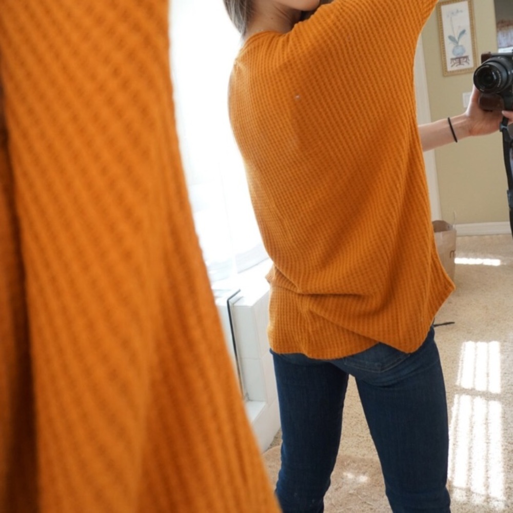 AMIE Waffle Tie Front Top - Picture 4 of 8